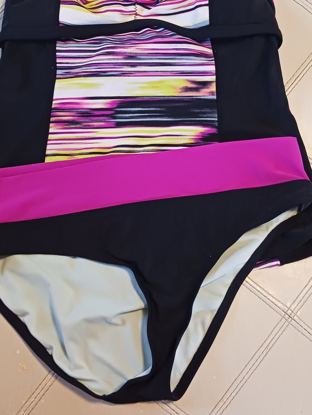 Nike Women's Multicolor Striped Swim Top
